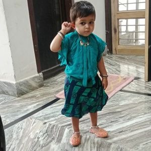 Meet your Posher, Resham